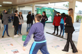 PEE - Programa de eficiência energética nas escolas   entrega cartilhas aos alunos da Pietro Maccari