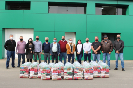 CERMOFUL entrega mais de 500 cestas básicas às famílias do baixa renda.