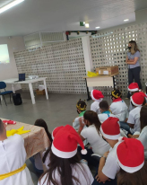 Integrantes do Observatório Mirim recebem kits da Cermoful Energia 