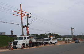 Cermoful desloca posteamento para obras de ampliação de rodovia na Linha Batista