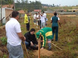 Entrega de prêmios, doação de mudas de árvores e plantio marcam o Dia da Árvore na Cermoful