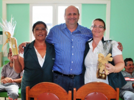 Ricardo homenageia colaboradoras no dia da mulher