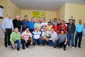 Vencedores da Copa de Bocha são homenageados