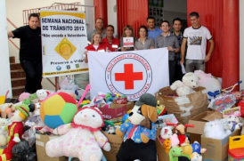 Colaboradores doam brinquedos para campanha