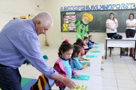 Super LED visita mais de 1.500 alunos