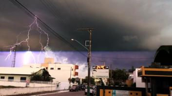 Equipes em alerta com tempestades de raios