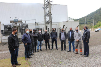 Comitiva com diretores e técnicos da CERMOFUL visitaram a geração de energia da CERBRANORTE