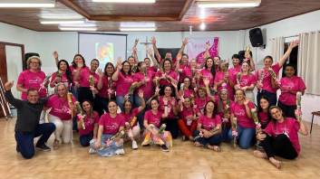 Mulheres Cooperativistas da Cermoful forma turma