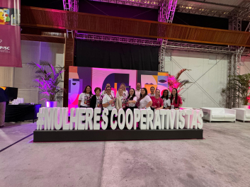 Integrantes do programa Mulheres Cooperativistas participam de encontro estadual