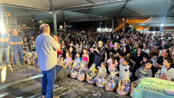 Comunidade celebra a magia do Natal Cermoful com emoção, prêmios e muita música